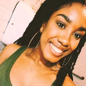 Meet your Posher, Janelle